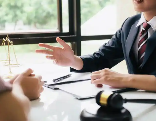 苏州找律师：选优秀律师，还是选优秀律所？——苏州律师王敏霞的实操建议