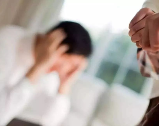 苏州离婚律师解读夫妻共同债务：4类非典型情形，厘清婚姻中的债务边界